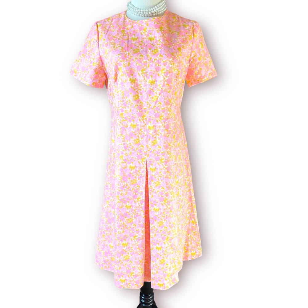 Vintage 1960’s pink and coral handcrafted dress. Front box pleat, back zip.  GUC
